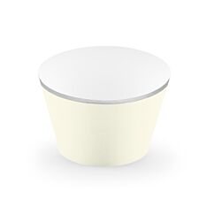  Luonnonvalkoiset kuppikakkukääreet, joilla on hopeanväriset reunat.