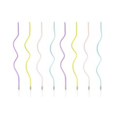 Ohuet pastellinväriset kiehkura käkkukynttilät.